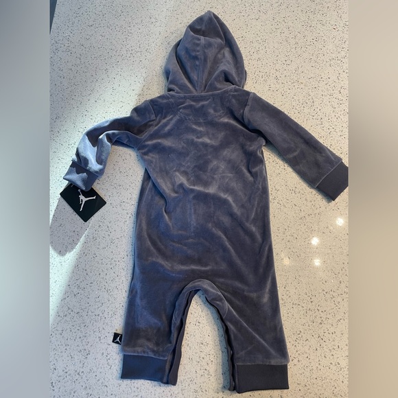 BNWT 6-9 Month Nike Jumpsuit - Picture 2 of 7